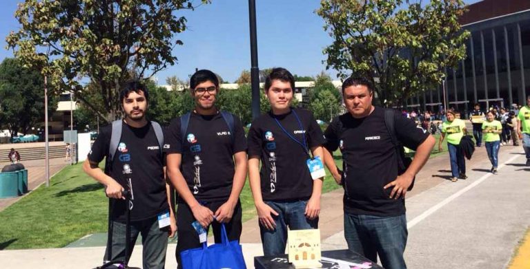 Sobresalen alumnos de la UABCS en torneo nacional de robótica