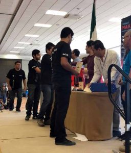 Sobresalen alumnos de la UABCS en torneo nacional de robótica.
