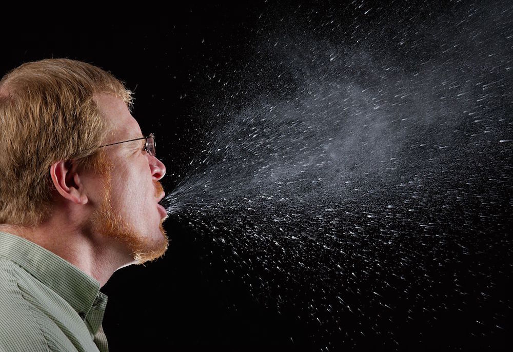 Bacterias en un estornudo pueden durar hasta 45 minutos en el aire