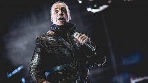 Rammstein confirma la hospitalización de su vocalista en una unidad de cuidados intensivos, pero no a causa de coronavirus