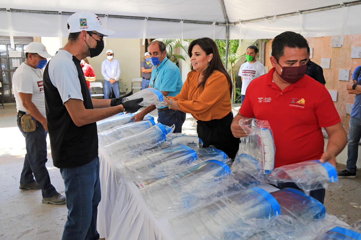 Entrega Gobierno de Armida Castro donación de caretas de protección por parte de la Fundación Familias por los Derechos Humanos