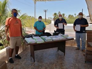Pescadores y Ayuntamiento colaboran en la elaboración de 3 mil cubrebocas para ser donados a la población